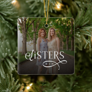 Ornamento De Cerâmica Foto de Irmãs com Monograma Personalizado