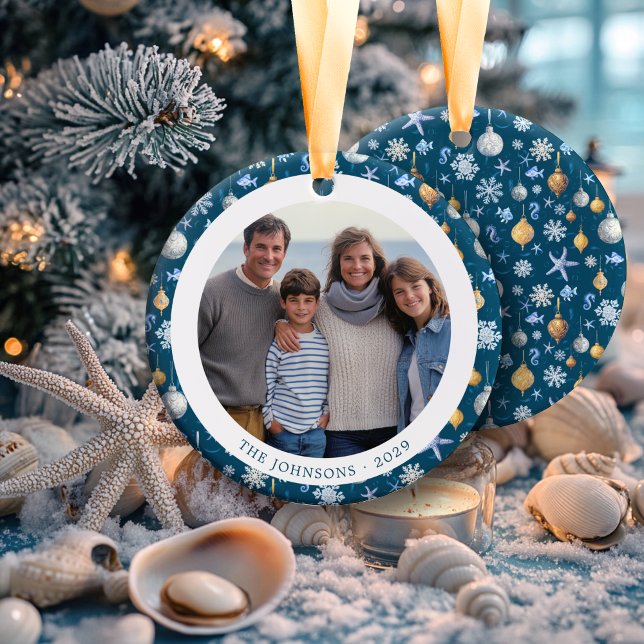 Ornamento De Cerâmica Foto de Natal da Família Náutica Flocos de Neve (Snowflakes & Nautical Family Christmas Photo Ceramic Ornament)