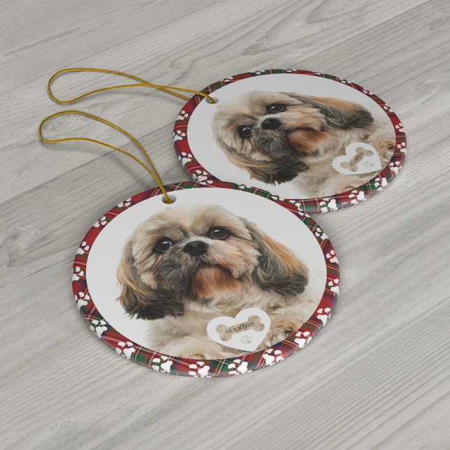 Ornamento De Cerâmica Foto de Natal do Cãozinho Xadrez Stewart  (Plaid Red Green Check Pet Dog Photo Clan Stewart Circle Ceramic Ornament)