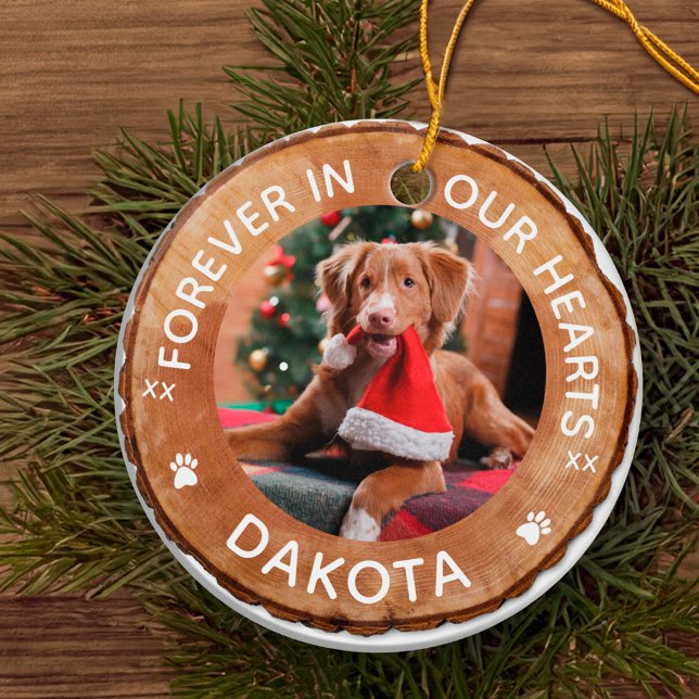 Ornamento De Cerâmica Foto de Pet Memorial Rustic Woodgrain Slice (Rustic Woodgrain Slice Memorial Pet Photo Ceramic Ornament)