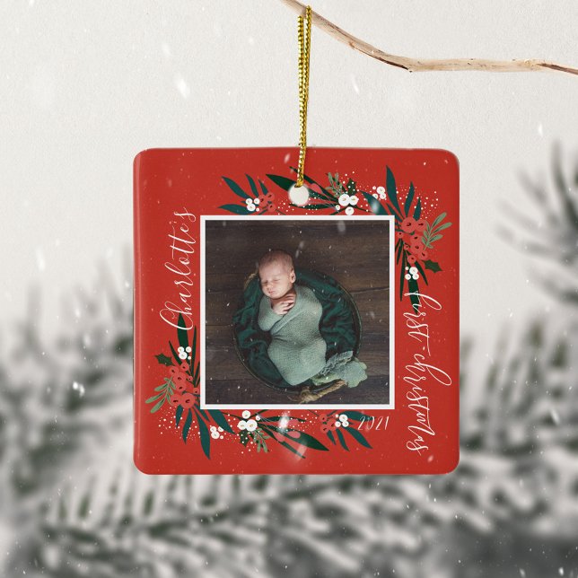 Ornamento De Cerâmica  Foto do Primeiro Natal de Cranberry & Foliage Bab (First Christmas Cranberry & Foliage Baby Photo Ceramic Ornament)