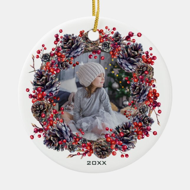 Ornamento De Cerâmica Foto Rustic Pinecone Woodland Wreath com Ano (Frente)