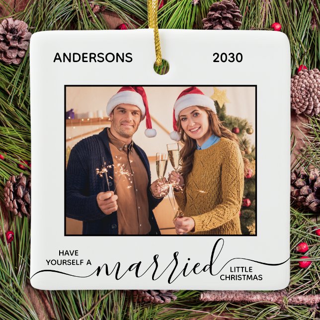 Ornamento De Cerâmica Foto simples de Natal casada em recém-casados (Criador carregado)