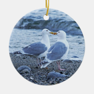 Ornamento De Cerâmica Gaivotas que beijam na foto da praia