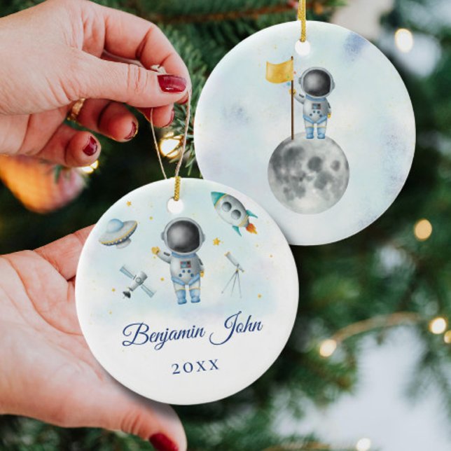 Ornamento De Cerâmica Garoto Dourado Galáxia Lua Estrelas foguete OVNI (Criador carregado)