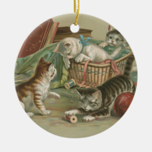 Ornamento De Cerâmica Gatos Vitorianos Antigos Brincando na Cesta de Cos