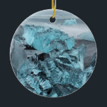 Ornamento De Cerâmica Gelo azul na praia, Islândia<br><div class="desc">Icebergs na praia vulcânica negra. Praia próxima da lagoa glacial Jokulsarlon e glaciar Breithamerkurjokull em Vatnajokull,  Islândia| Martin Zwick / DanitaDelimont.com</div>