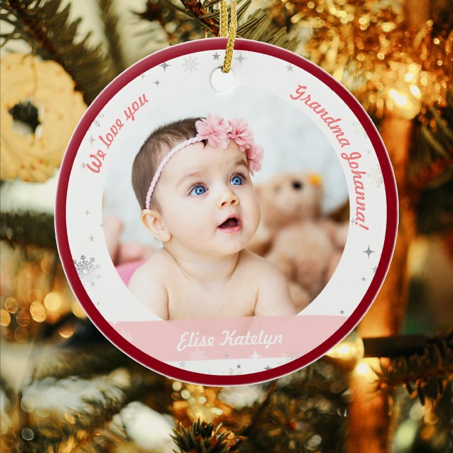 Ornamento De Cerâmica Gêmeas Foto da vovó Bonitinha Primeiro Natal (Modern Elegant First Christmas Baby Twins Girls We love you Grandma Grandmother 2 Photos Snowflakes)