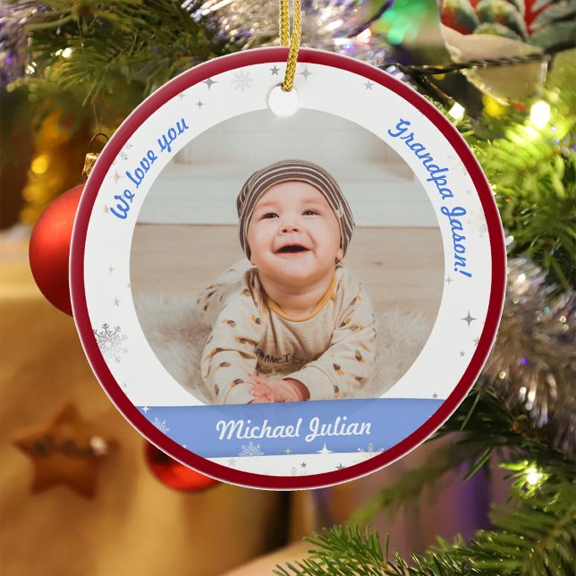 Ornamento De Cerâmica Gêmeos Fotos Vovô Fofo Primeiro Natal Bebê (Modern Elegant Cute First Christmas Baby Twins Boys We love you Grandpa Snowflakes Stars Red Frame)