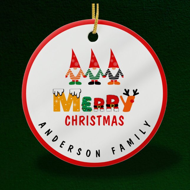 Ornamento De Cerâmica Gnomos Whimsical Fontes Jogadas Feliz Natal (Criador carregado)