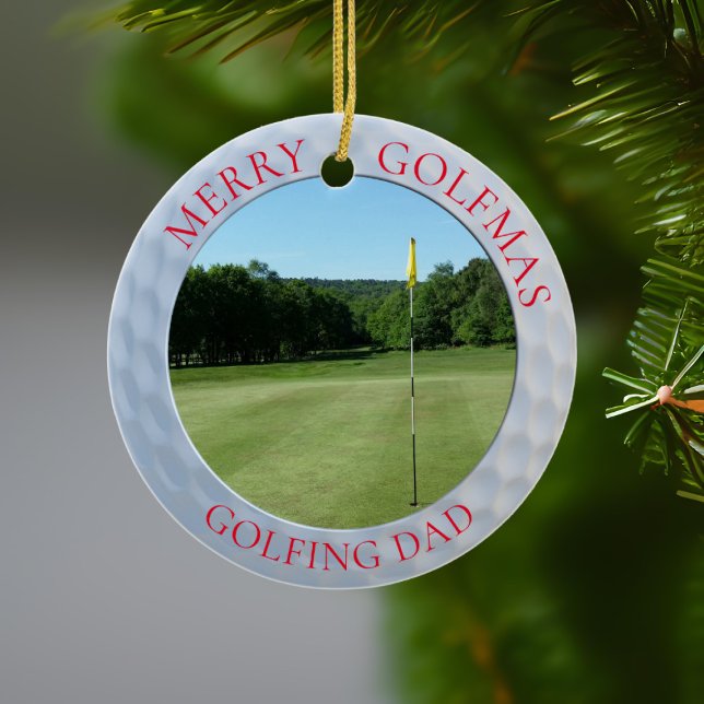 Ornamento De Cerâmica Golf Ball Dimples Feliz Golfmas Nome Golfer Foto G (Merry Golfmas Golfing Dad ornament! Just upload your favorite fairway!)