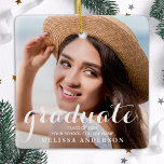 Ornamento De Cerâmica Graduação Personalizada 2 Personalizada Moderna e<br><div class="desc">Apresentando nosso elegante e moderno ornamento de graduação - a maneira perfeita de comemorar seu dia especial! Esta simples, porém espantosa, manutenção apresenta espaço para duas fotos personalizadas, juntamente com o seu nome e ano escolar para um toque verdadeiramente personalizado. Quer estejamos a celebrar um segundo grau, uma universidade, ou...</div>
