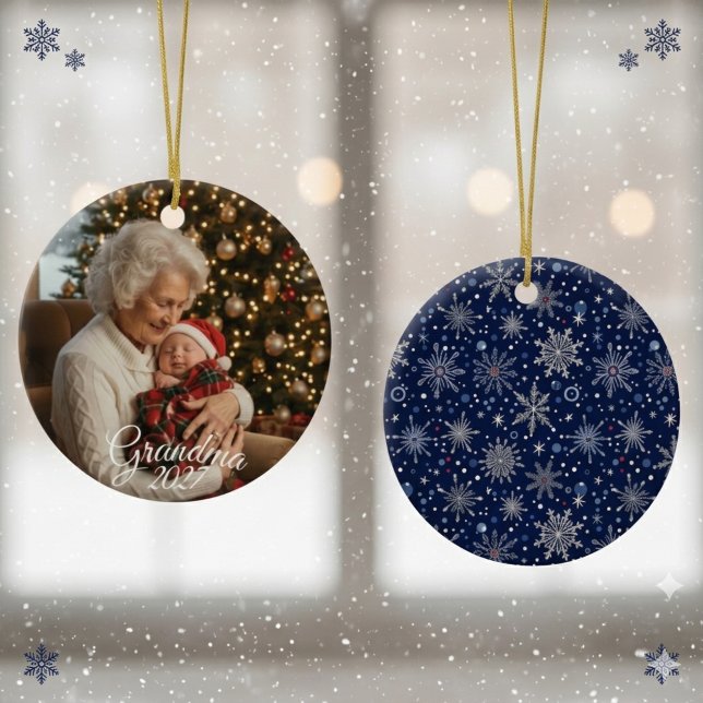 Ornamento De Cerâmica Grandma First Christmas Photo Snowflake Keepsake (Grandma Photo Snowflake Christmas ornament)