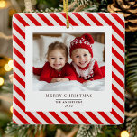 Ornamento De Cerâmica "Greve Vermelha com Foto Feliz Natal e Nome<br><div class="desc">"Celebre a temporada com esta Greve Vermelha com Foto Feliz Natal e Nome Personalizado Ornament. Com um clássico design de faixa vermelha, sua foto personalizada e nome personalizado, este ornamento traz um toque único e sincero ao seu decoro de férias. Perfeito por pendurar na sua árvore de Natal ou dar...</div>