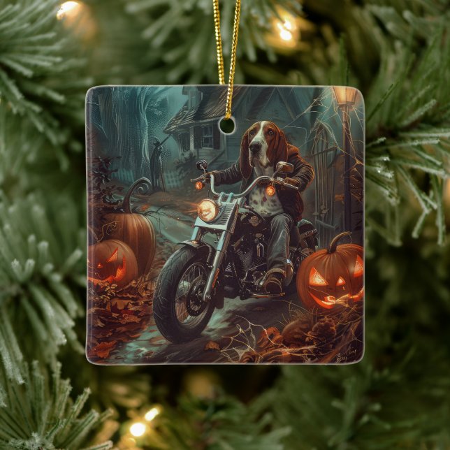 Ornamento De Cerâmica Halloween do Halloween do Hound Ancando no Basset (Árvore)