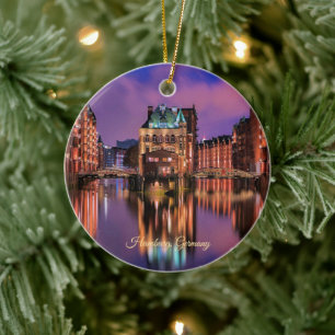 Ornamento De Cerâmica Hamburgo, Alemanha à noite