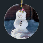 Ornamento De Cerâmica Happy Snowman<br><div class="desc">Designs de Susan Savad — Anime o seu dia de inverno com este feliz boneco de neve. Você quase pode vê-lo dançando na rua com seu sorriso grande e pom rosa.</div>