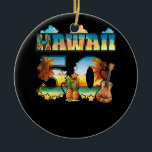 Ornamento De Cerâmica Hawaii 50Th State Hawaiian Beach Hibiscus 50 Maui<br><div class="desc">Aloha Beaches Beach Havaiano Havaí 70 anos 80 jogando pelas ilhas tropicais do Estado Aloha para surfistas, noiva, noivo, Honolulu, casamento no estado do Havaí, noivo, surf, surfe, Bridal, festa de solteira, abacaxi da camisa tropical do Havaí nas férias de verão. Crave Havaiano? Aloha Hawaiian Tiki design. Vista este gráfico...</div>