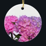 Ornamento De Cerâmica Hídrangas florais roxas, cor-de-rosa, elegantes<br><div class="desc">Um romance clássico do país. Lindos Hydrangeas roxos e azuis. Foto de H Cooper</div>