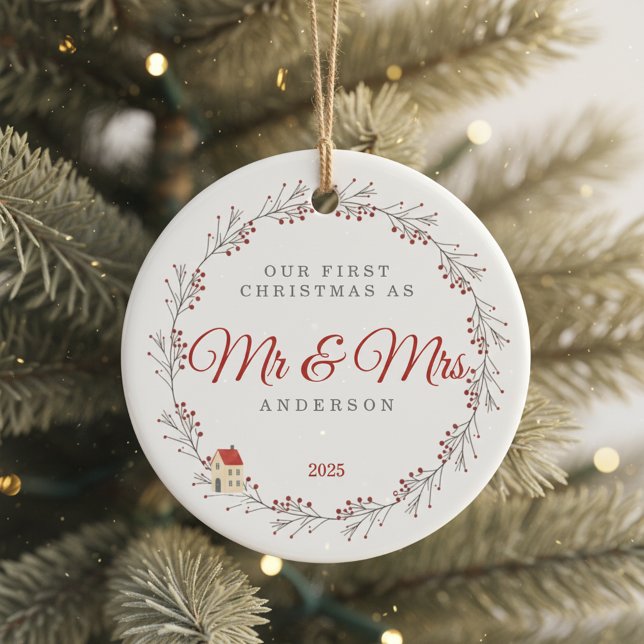 Ornamento De Cerâmica Holiday Berry Branch Christmas Newlyweds (first christmas married)