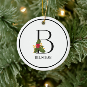 Ornamento De Cerâmica Holiday Holly Monogramas - Letra B Personalizada