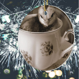 Ornamento De Cerâmica Inicializações em um Teacup