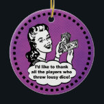 Ornamento De Cerâmica Jogador Coelho Engraçado Vencedor Da Púrpura Vinta<br><div class="desc">Engraçado Bunco ou design de gráficos de jogos de dados apresenta um estilo retrô de mulheres segurando seus ganhos de dinheiro. Enfeite de Bunco ou prêmio de Noite de Casino Engraçado. O ornamento Bunco inclui na moda com borda tracejada junto com pequenas bolinhas pretas. Ornamento de feriado ou prêmio para...</div>