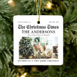 Ornamento De Cerâmica Jornal Único Que Foto De Ano<br><div class="desc">O Jornal Único Que Um Ano de Ornament Cerâmico Foto de Natal é uma encantadora lembrança do seu ano. Estimulado como um jornal clássico, este ornamento apresenta uma foto personalizada e destaca seus momentos mais memoráveis, fazer-o uma adição única ao seu decoro de feriado. Perfeito para doar ou adicionar à...</div>