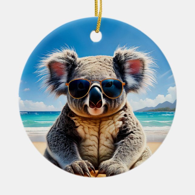 Ornamento De Cerâmica Koala em uma praia arenosa Feliz Natal (Frente)