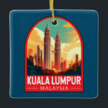 Ornamento De Cerâmica Kuala Lumpur Malásia - Viagem Art Vintage<br><div class="desc">Kuala Lumpur retro viagem design. A cidade também é o lar dos marcos da era colonial britânica,  como a estação ferroviária de Kuala Lumpur e o edifício Sultan Abdul Samad.</div>
