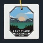 Ornamento De Cerâmica Lago Clark National Park Minimo Retro Emblem<br><div class="desc">Lago Clark vetor trabalho de arte design. O parque é uma terra de beleza impressionante. O vapor vulcânico,  a salmoura,  o urso forrageiro e as montanhas rugosas refletem-se em lagos turquesas em xisto.</div>