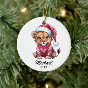 Ornamento De Cerâmica Leãozinho de Natal personalizado com chapéu de Pap