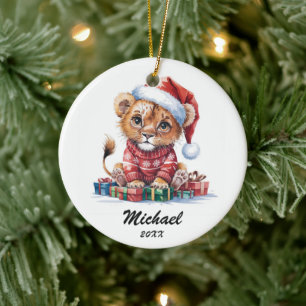 Ornamento De Cerâmica Leãozinho de Natal personalizado com chapéu de Pap