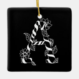 Ornamento De Cerâmica Letra negra e branca "A" com flores geminadas