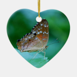 Ornamento De Cerâmica Linda Borboleta Danaus Plexippus na Folha.