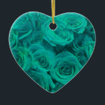 Ornamento De Cerâmica Lindas rosas verdes-lacrimogêneas<br><div class="desc">Delicada Elegância Teal: Um buquê de rosas teais encantadores,  capturando serenidade e graça. Perfeitamente projetado para um toque de sofisticação em qualquer lugar.</div>