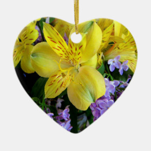 Ornamento De Cerâmica Lírios Amarelos e Flores Lilases Roxos