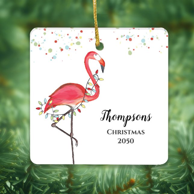 Ornamento De Cerâmica Luzes de Feriado Flamingo, Rosa-Rosa-Fresca, de Na (Colorful tropical flamingo bird with red, blue, green, and yellow Christmas lights. )