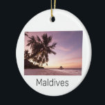 Ornamento De Cerâmica Maldivas Ocean Indian Beach Sunset Island Souvenir<br><div class="desc">Maldivas Ocean Indian sunset Beach e palm tree com souvenir de férias de píer para viajantes. Design de maldivas de férias do Oceano Índico para amante de ilhas e machos. Maldivas design para férias na ilha indiana do oceano com pôr do sol. Souvenir para viajantes nas Maldivas com palmeira e...</div>