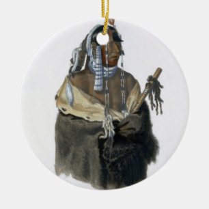 Ornamento De Cerâmica Mandeh-Pahchu, um indiano novo de Mandan, chapeia