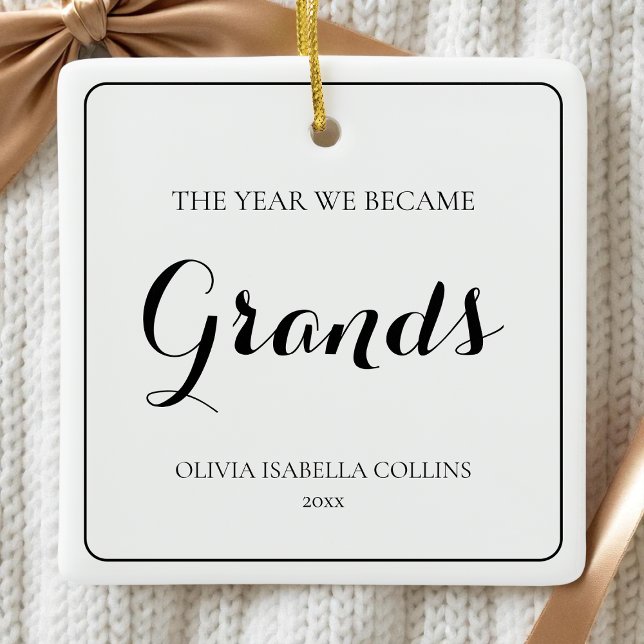 Ornamento De Cerâmica Manuscrito preto Simples Avós Primeiro Natal (Simple Black Script Grandparents First Christmas Ceramic Ornament)