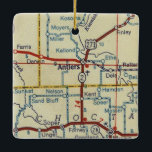 Ornamento De Cerâmica Mapeamento Retroativo de Antlers OK<br><div class="desc">Enfeites de natal de Antlers Oklahoma com mapa de 50.</div>