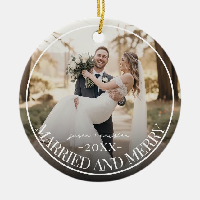 Ornamento De Cerâmica Married & Merry First Chirstmas Custom Photo (Frente)