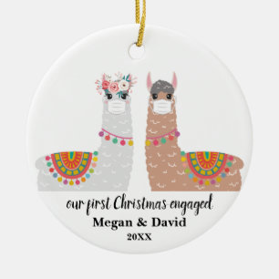 Ornamento De Cerâmica Mascarado Llama Primeiro Natal Engajado ou casado