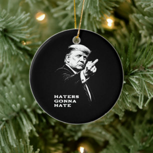 Ornamento De Cerâmica Meme Engraçado Trump Dedo do Meio 2026