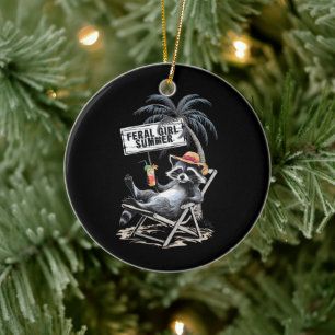 Ornamento De Cerâmica Menina Selvagem de Verão na Praia, Guaxinim Engraç