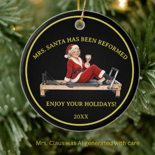 Ornamento De Cerâmica Mensagem de Natal de Pilates da Sra. Papai Noel
