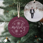 Ornamento De Cerâmica Merrily Ever | Dupla face nova<br><div class="desc">Personalize este ornamento de na moda com seus nomes e o ano para comemorar seu primeiro Natal casado! Perfeito para recém-casados, o ornamento redondo apresenta "alegremente para sempre" em uma mistura de letras brancas de caligrafia e tipfaces de blocos, acentuadas com flocos de neve brancos em um rico fundo de...</div>