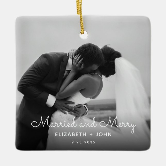 Ornamento De Cerâmica Merry and Married Calligraphy Newlyweds Modern (Frente)