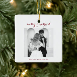 Ornamento De Cerâmica Merry & Married - Personalized Newlywed Christmas